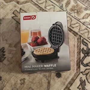 Dash Mini Maker Waffle Iron - Black